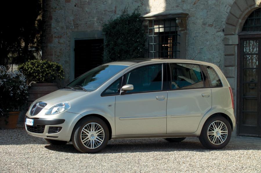  Lancia Musa (350) 2004 года  (фото 50 из 79)